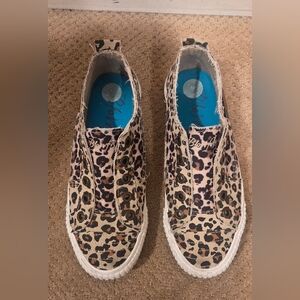 Blowfish Womens Sneakers Play Slip On Laceless Natural Jumbo Kitty